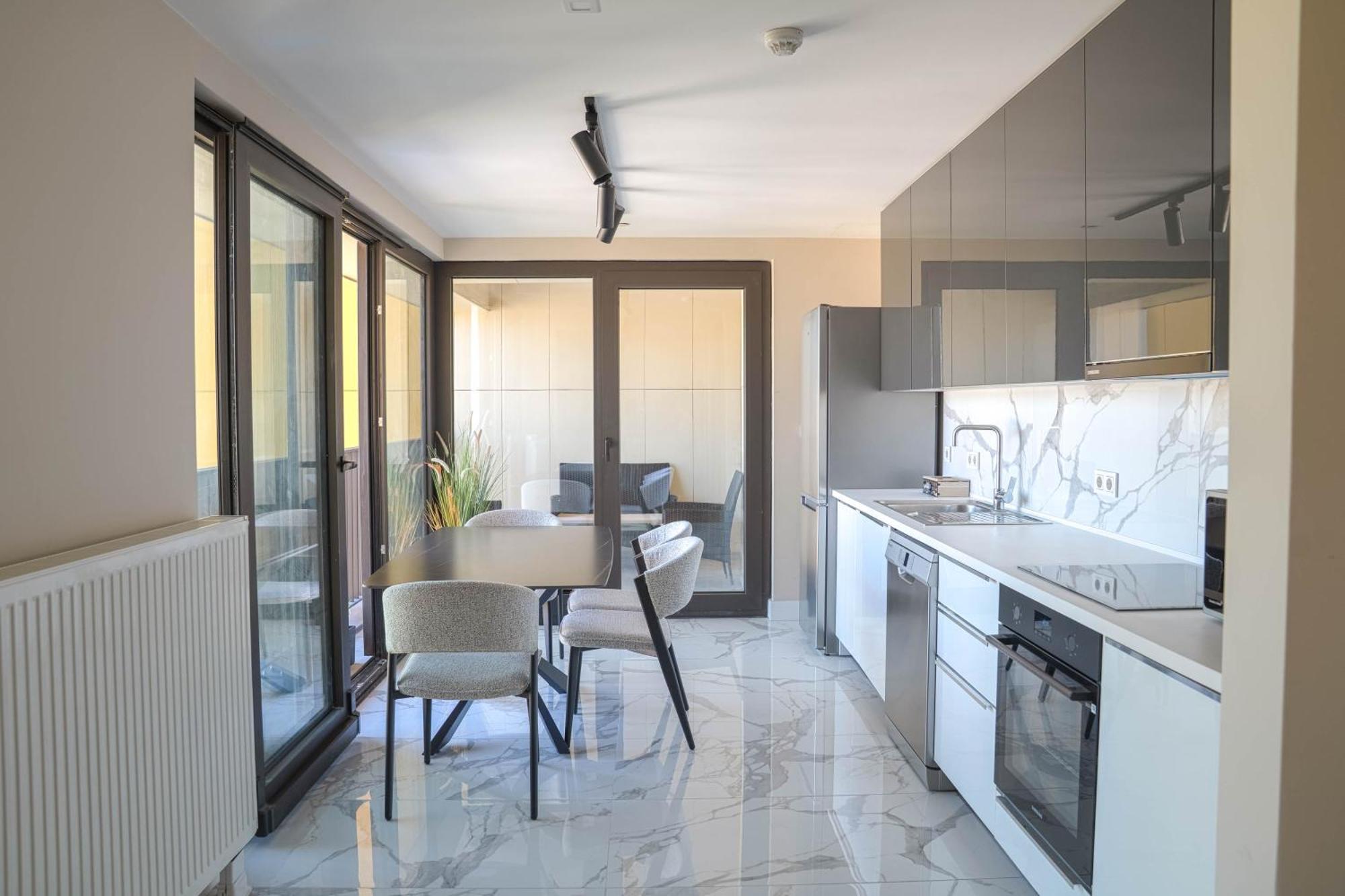 180° View Apartment In Diamond Building Skopje Exterior foto
