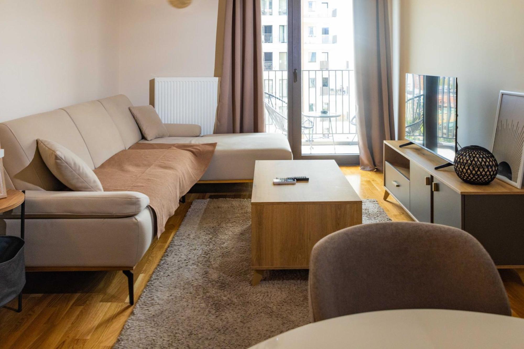 180° View Apartment In Diamond Building Skopje Exterior foto